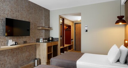 Best Western Plus Khan Hotel Room Type - 1 King Bed, Non-Smoking, Deluxe Room, View, Wi-Fi, Air-Conditioned, Convertible Into Two Twin Beds, Best Western Plus Khan Hotel Room Type - 1 King Bed, Non-Smoking, Deluxe Room, View, Wi-Fi, Air-Conditioned, Convertible Into Two Twin Beds,