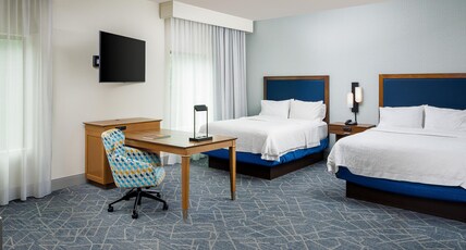 Hampton Inn & Suites Asheville Biltmore Village Room Type - 2QN MOB HEA ACC RIS STU NS