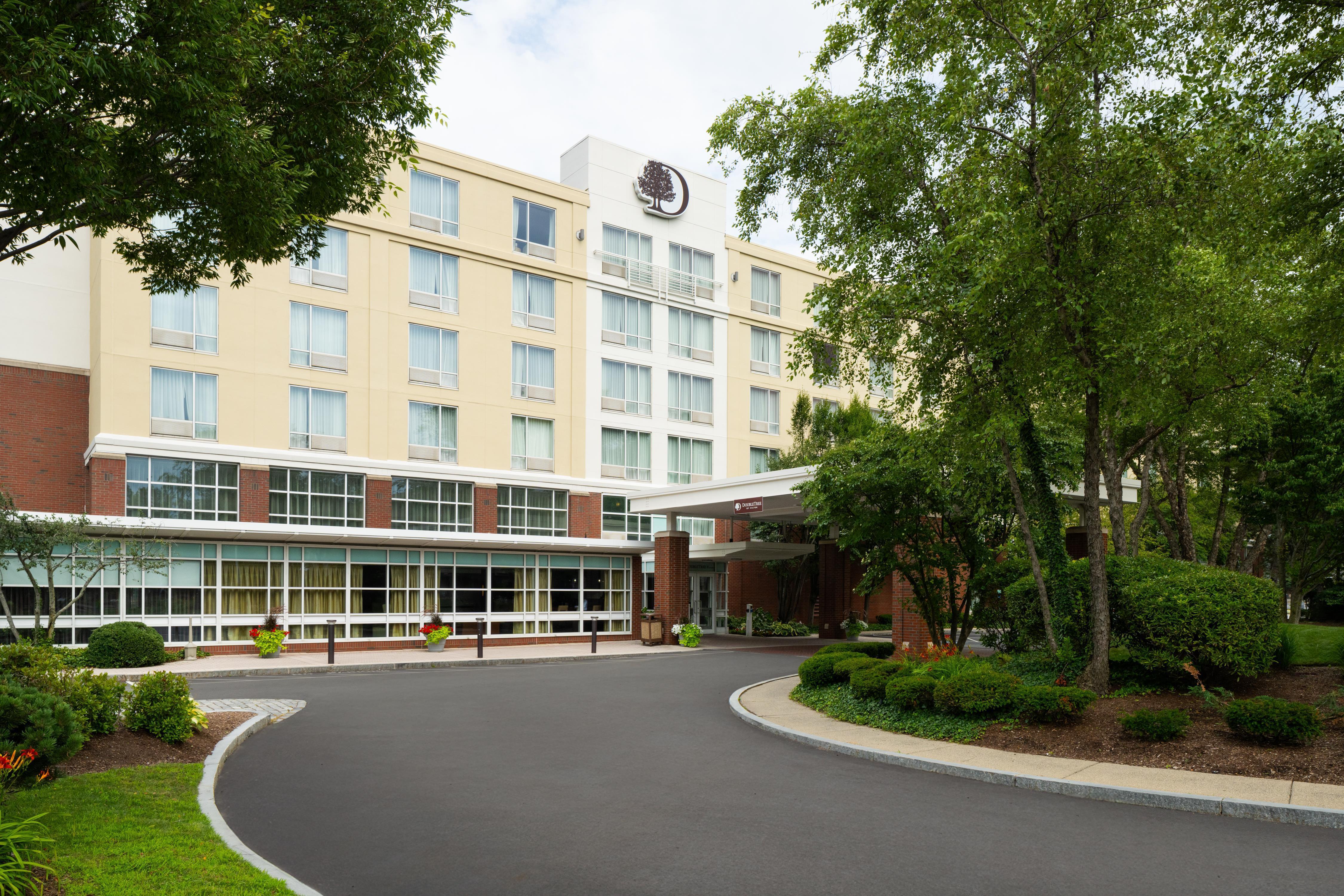 DoubleTree by Hilton Hotel Boston Bayside - Tap to explore photos