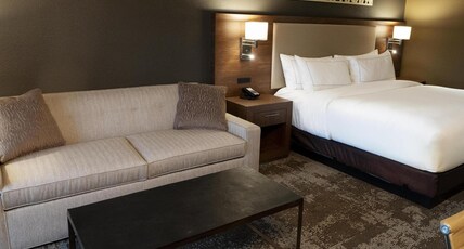 The Broadway Columbia - a DoubleTree by Hilton Room Type - 1 KING W SOFABED
