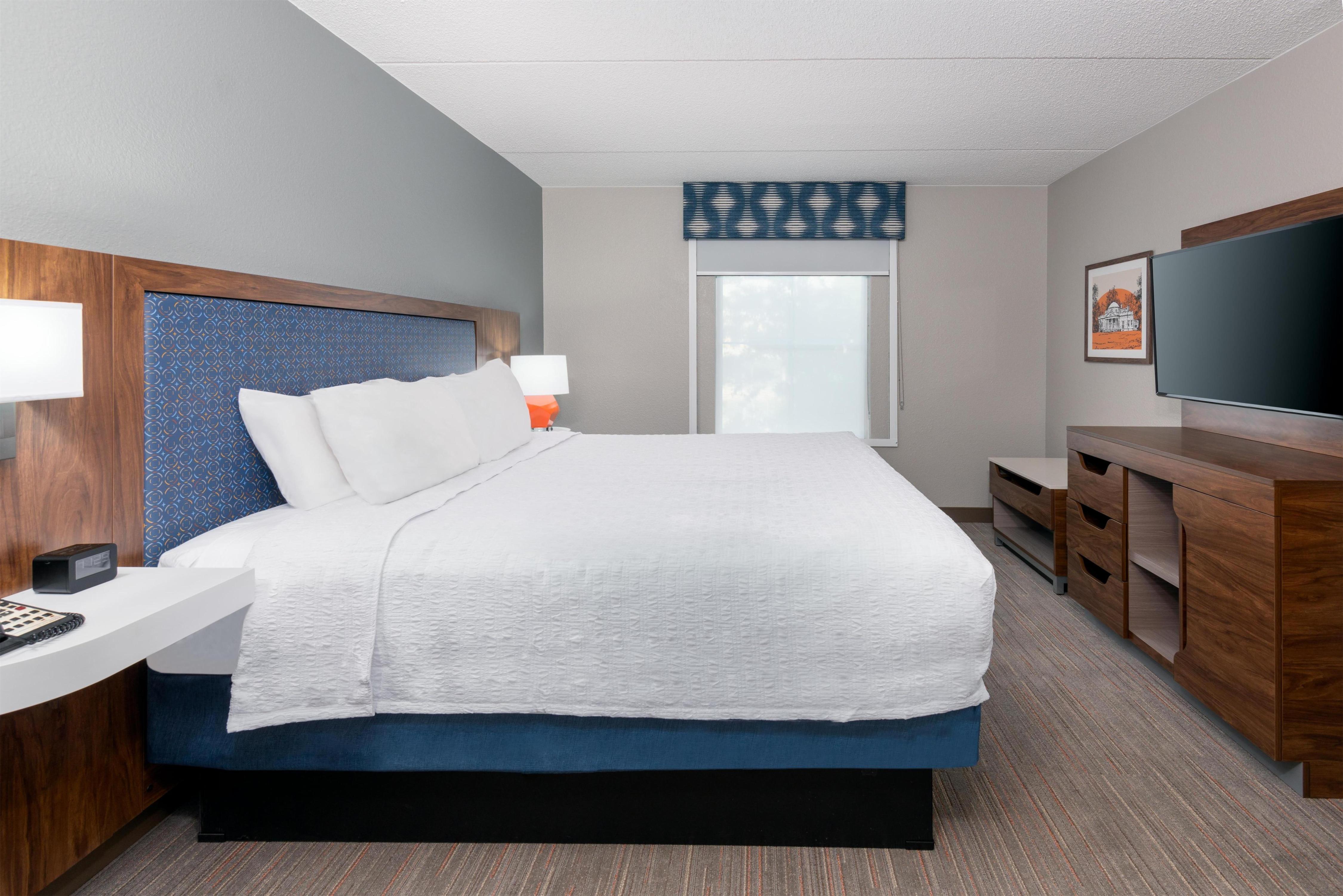 Hampton Inn & Suites Charlottesville-At the University