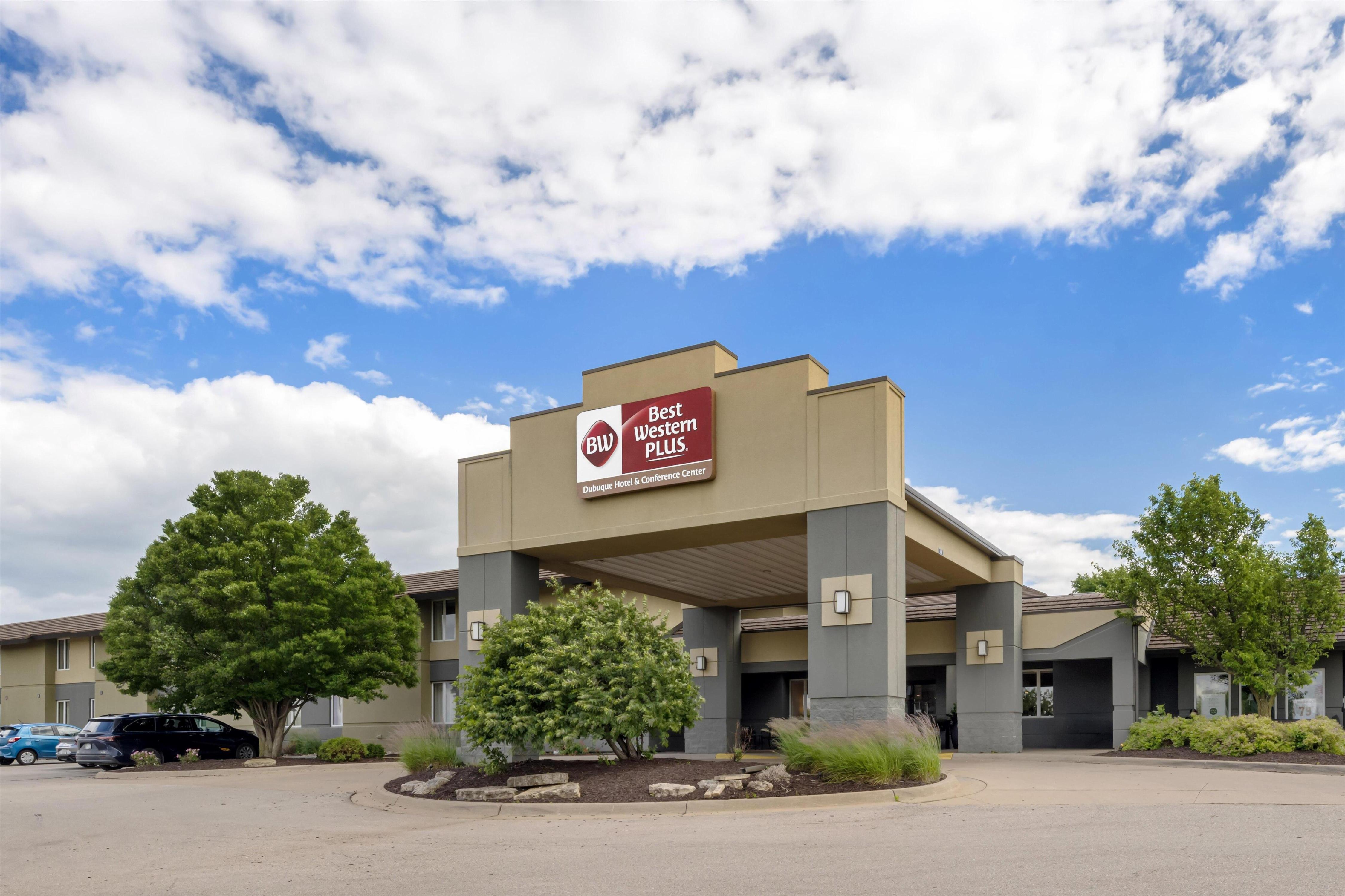 Best Western Plus Dubuque Hotel & Conference Center - Tap to explore photos
