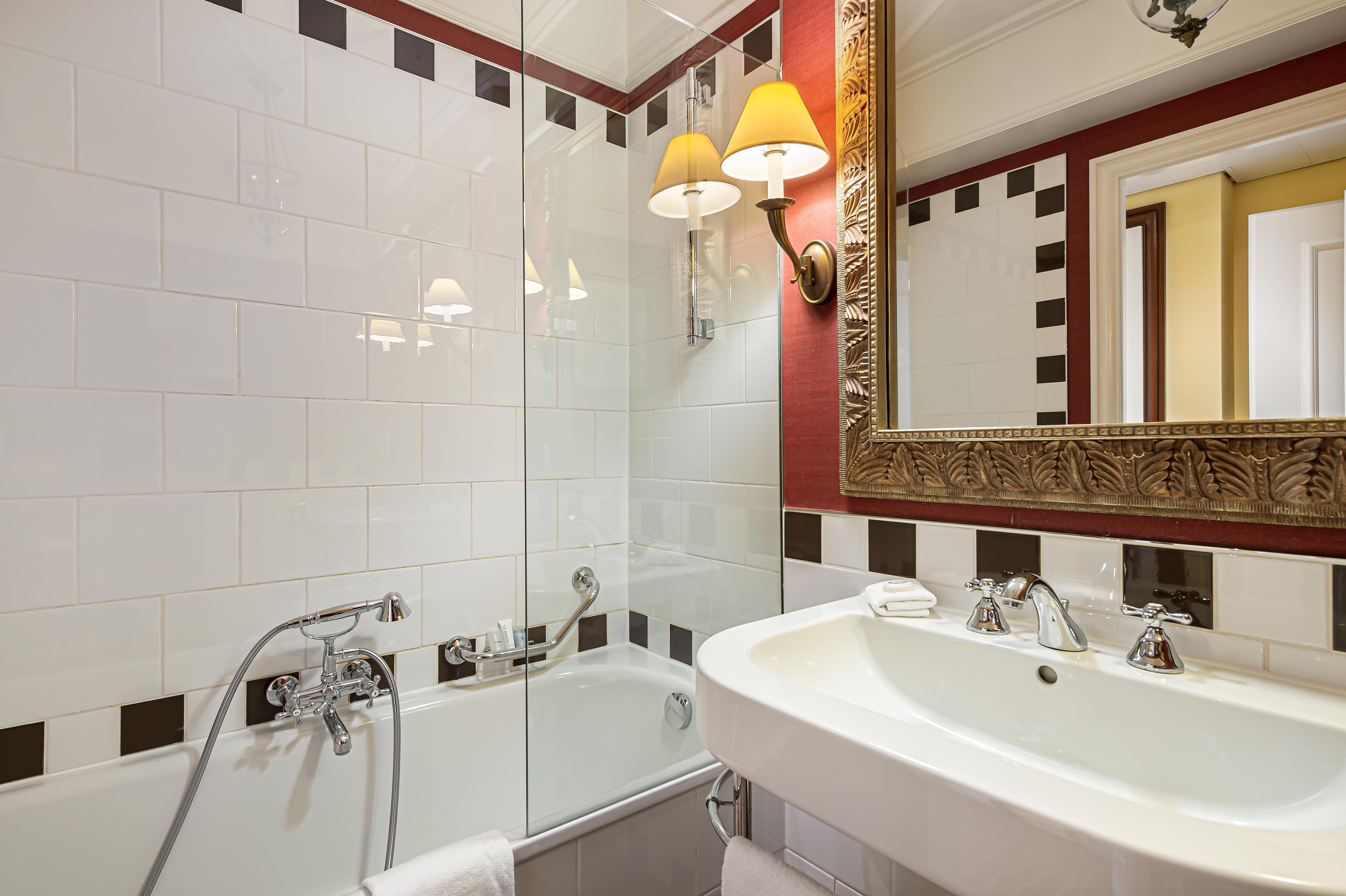 Hotel Kipling Manotel - Tap to explore photos