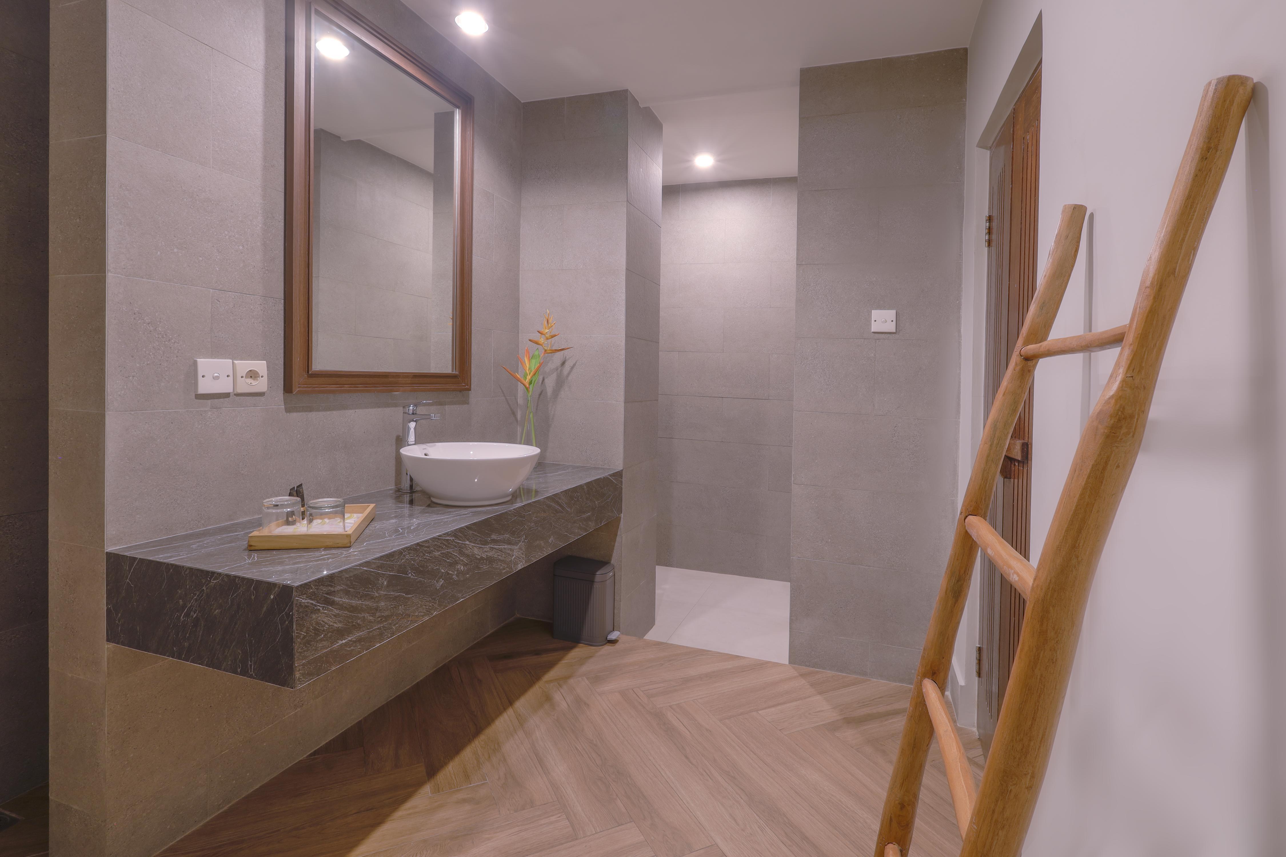 Royal Regantris Villa Karang - Tap to explore photos
