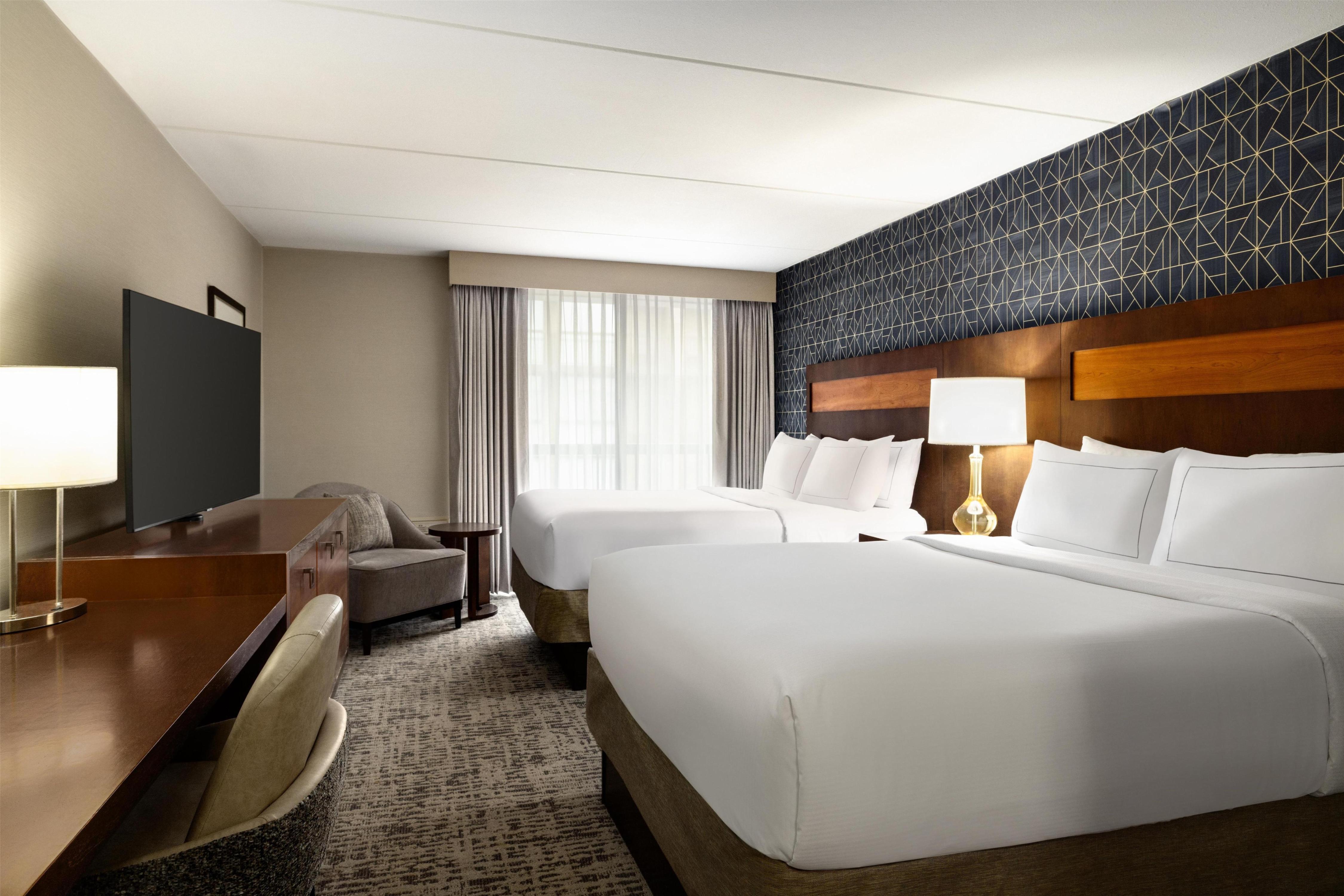 Doubletree by Hilton Pittsburgh Greentree - Tap to explore photos