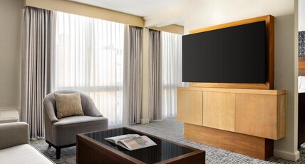 Doubletree by Hilton Pittsburgh Greentree Room Type - 1KING 2 ROOM SUITE NONSMOK