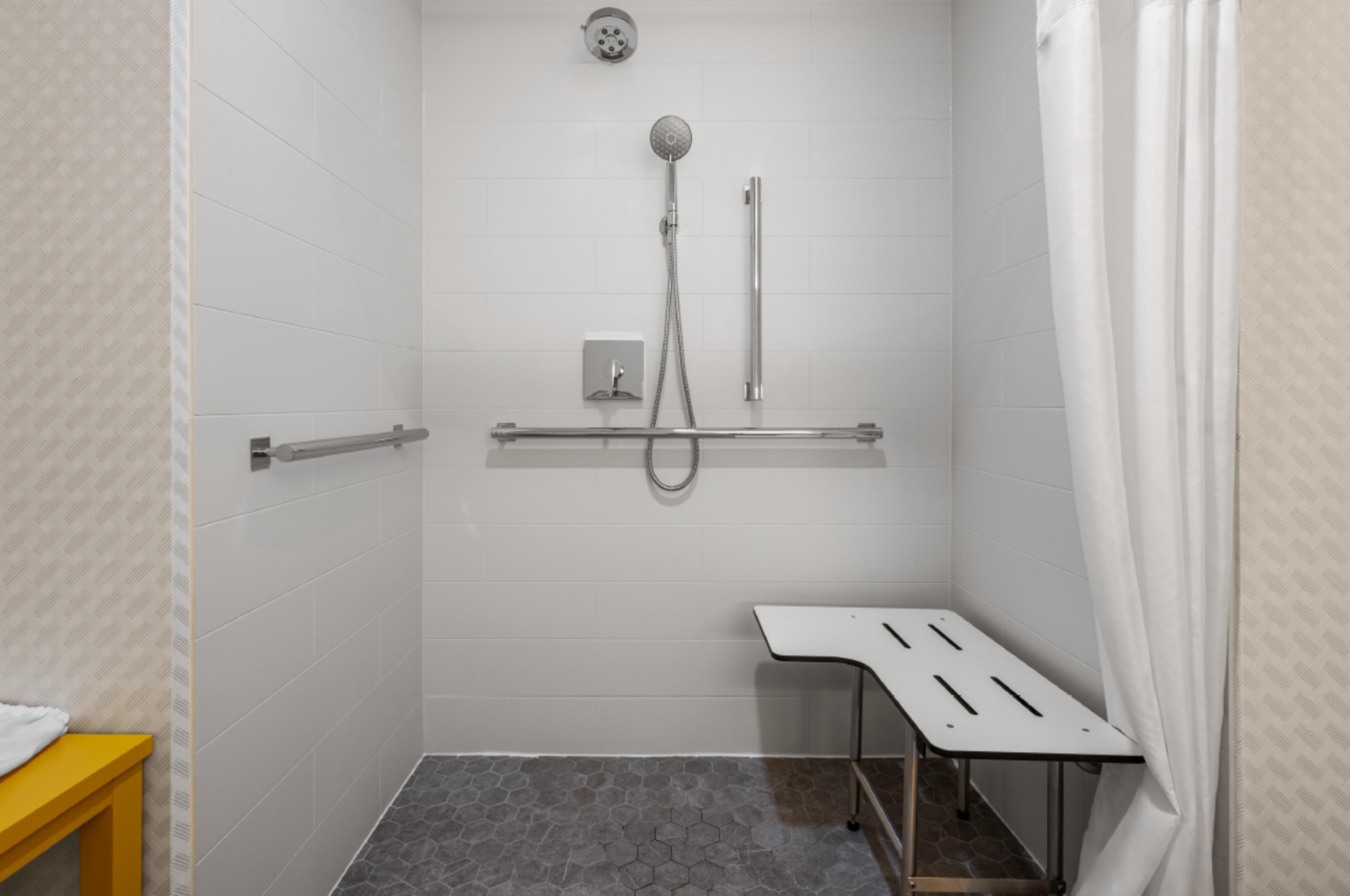 Hampton Inn and Suites Richmond/Glenside - Tap to explore photos