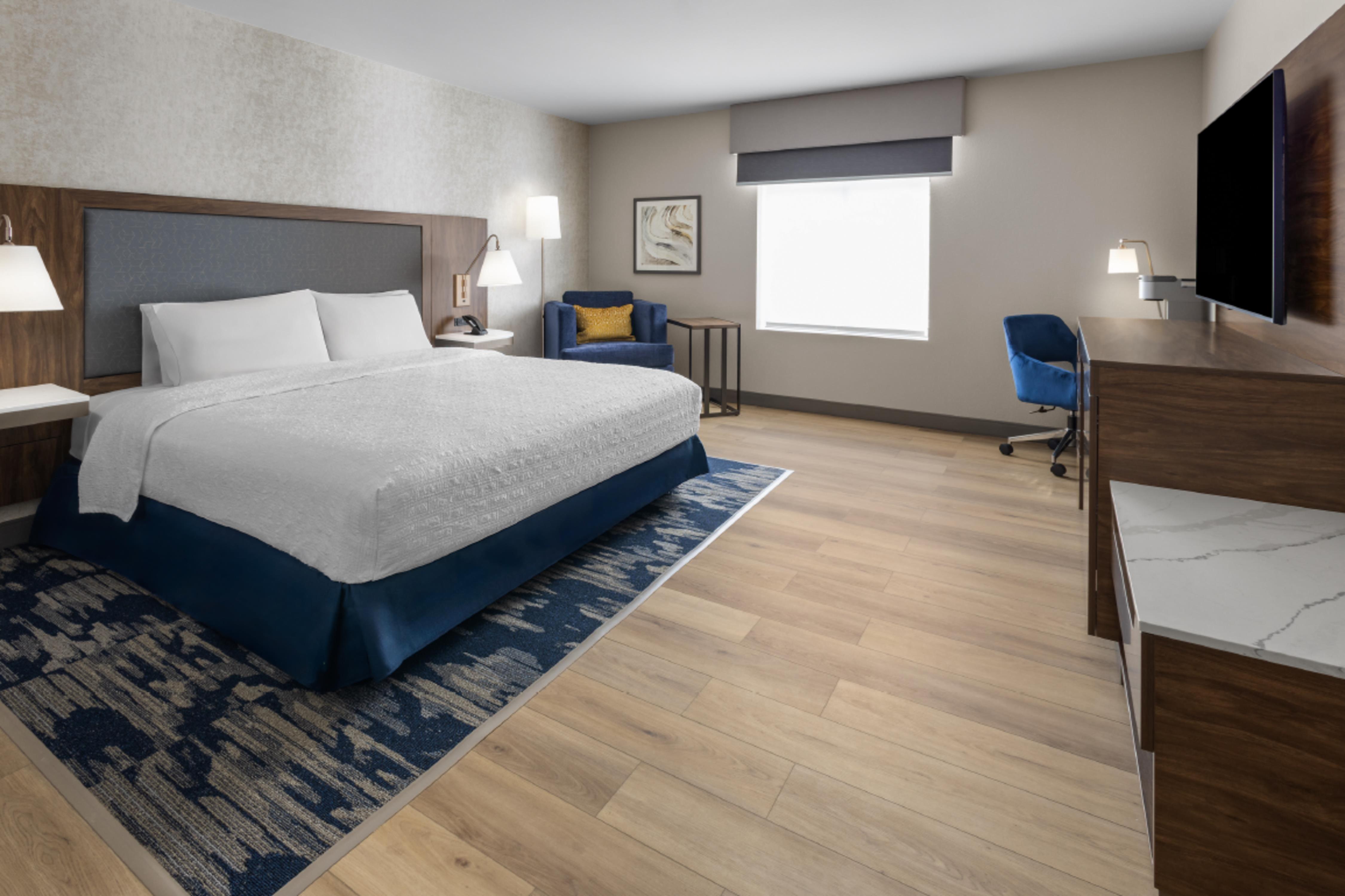 Hampton Inn and Suites Richmond/Glenside - Tap to explore photos