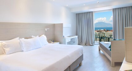 Hilton Sorrento Palace Room Type - TRIPLE DELUXE SEA VIEW