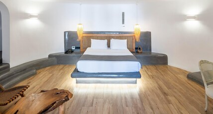 Smy Mediterranean White, Santorini Room Type - Windmill deluxe suite with sharing pool Smy Mediterranean White, Santorini Room Type - Windmill deluxe suite with sharing pool