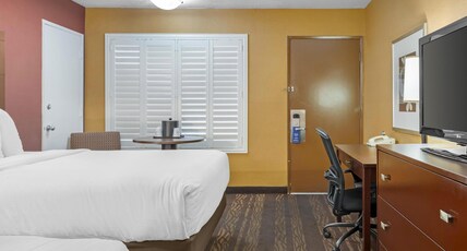 Best Western Plus Stovall's Inn Room Type - 2 Double Beds, Non-Smoking, Wireless High-Speed Internet Access, Microwave And Refrigerator, Coffee Best Western Plus Stovall's Inn Room Type - 2 Double Beds, Non-Smoking, Wireless High-Speed Internet Access, Microwave And Refrigerator, Coffee