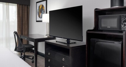 Aiden by Best Western @ Austin City Hotel Room Type - 1 King Bed, Non-Smoking, Microwave And Refrigerator, Work Desk, Wi-Fi, Full Breakfast Aiden by Best Western @ Austin City Hotel Room Type - 1 King Bed, Non-Smoking, Microwave And Refrigerator, Work Desk, Wi-Fi, Full Breakfast