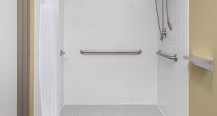Aiden by Best Western @ Austin City Hotel Room Type - Accessible - 1 King, Mobility Accessible, Communication Assistance, Roll In Shower, Microwave And Re Aiden by Best Western @ Austin City Hotel Room Type - Accessible - 1 King, Mobility Accessible, Communication Assistance, Roll In Shower, Microwave And Re