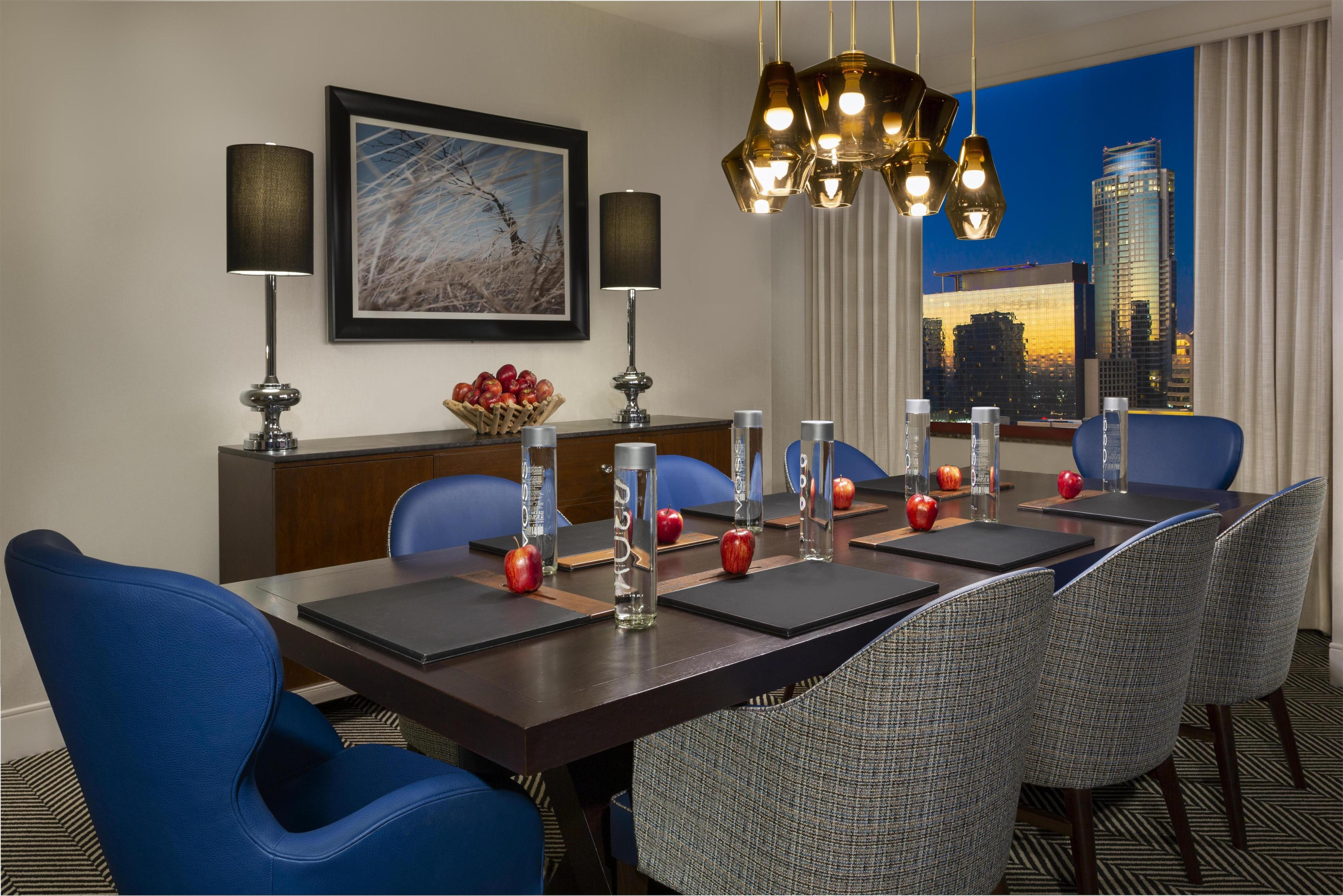 Hilton Austin Room Type - 1 KING BDRM TRAVIS SUITE