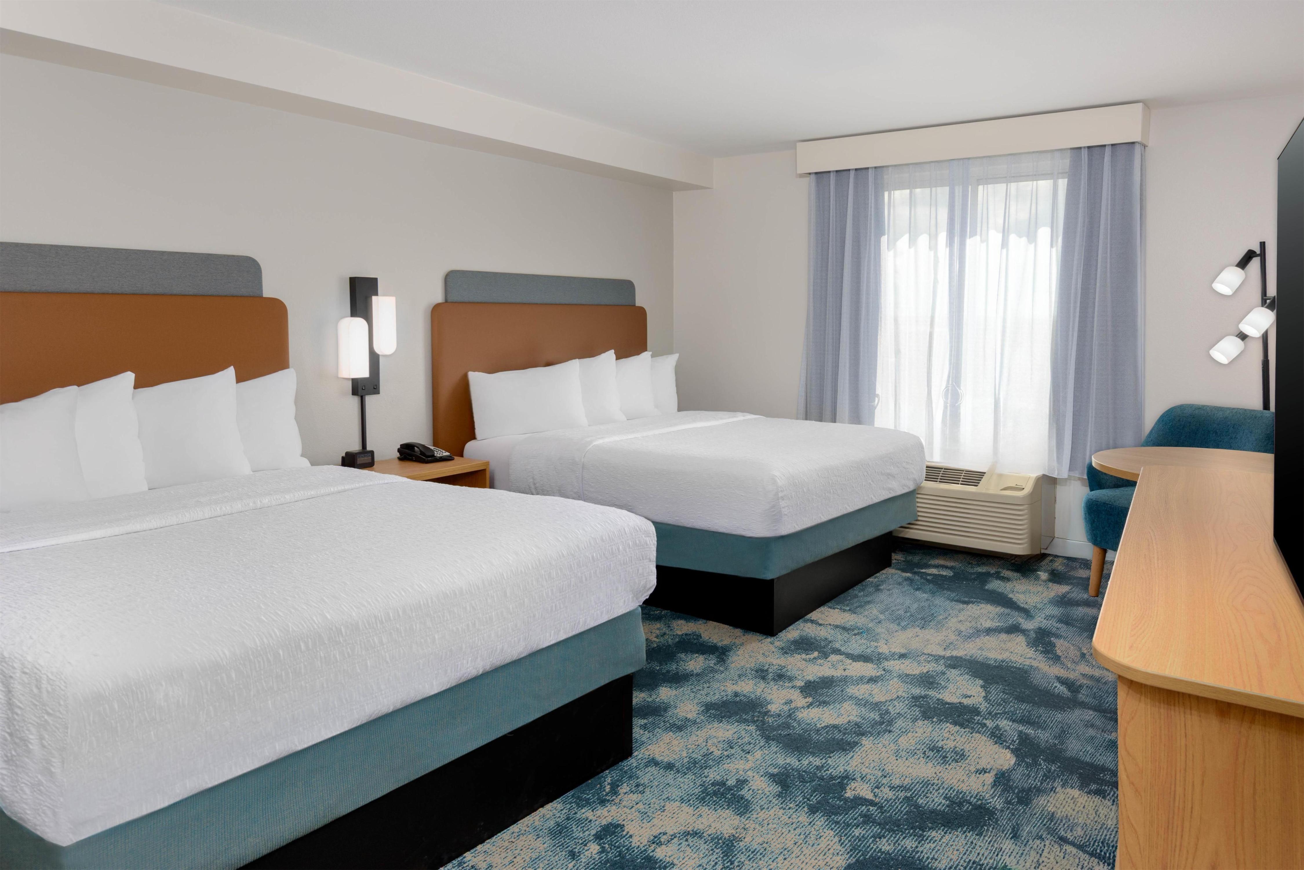 Hampton Inn & Suites by Hilton Austin-Airport - Tap to explore photos