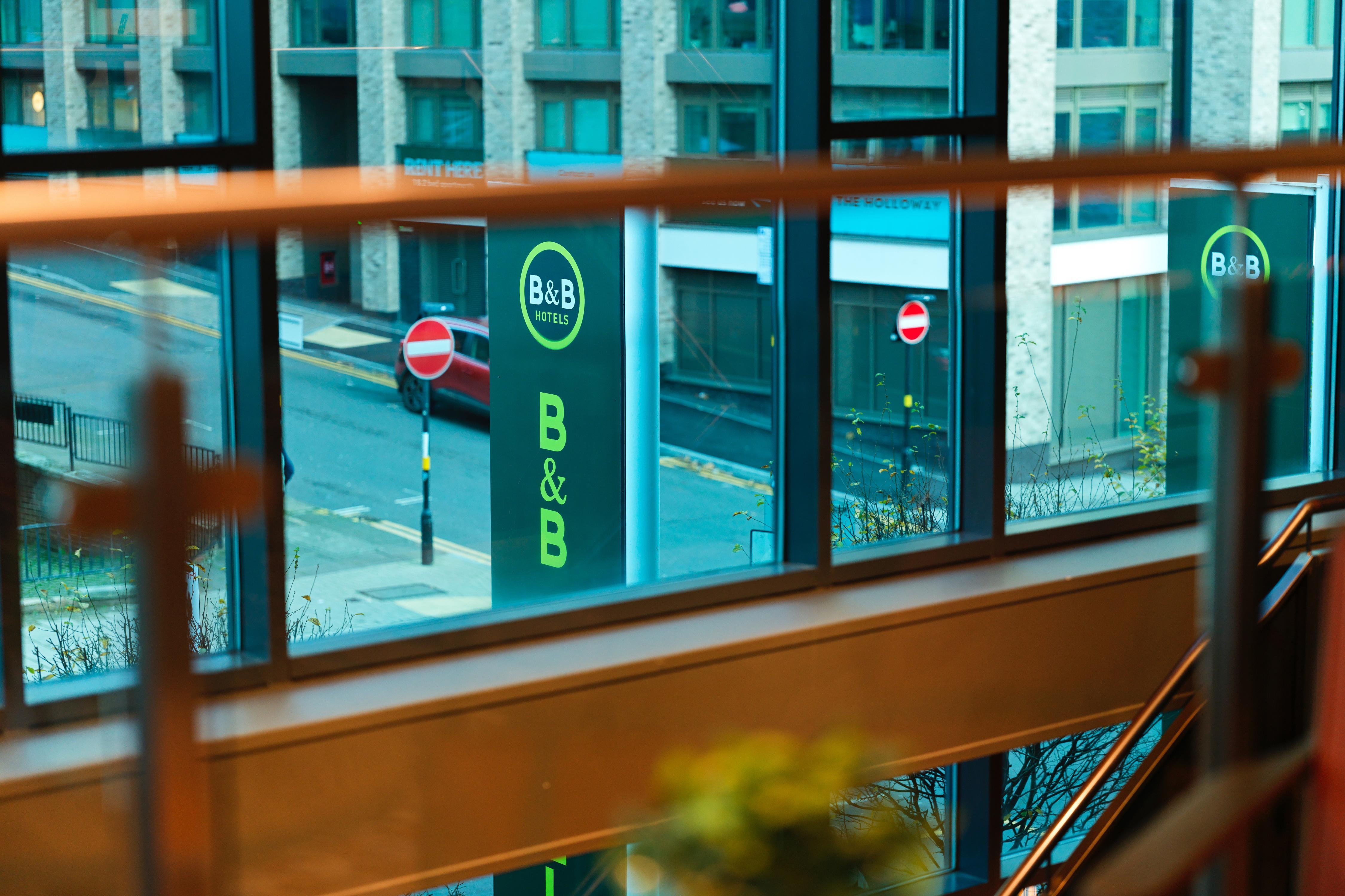 B&B HOTEL Birmingham Centre - Tap to explore photos