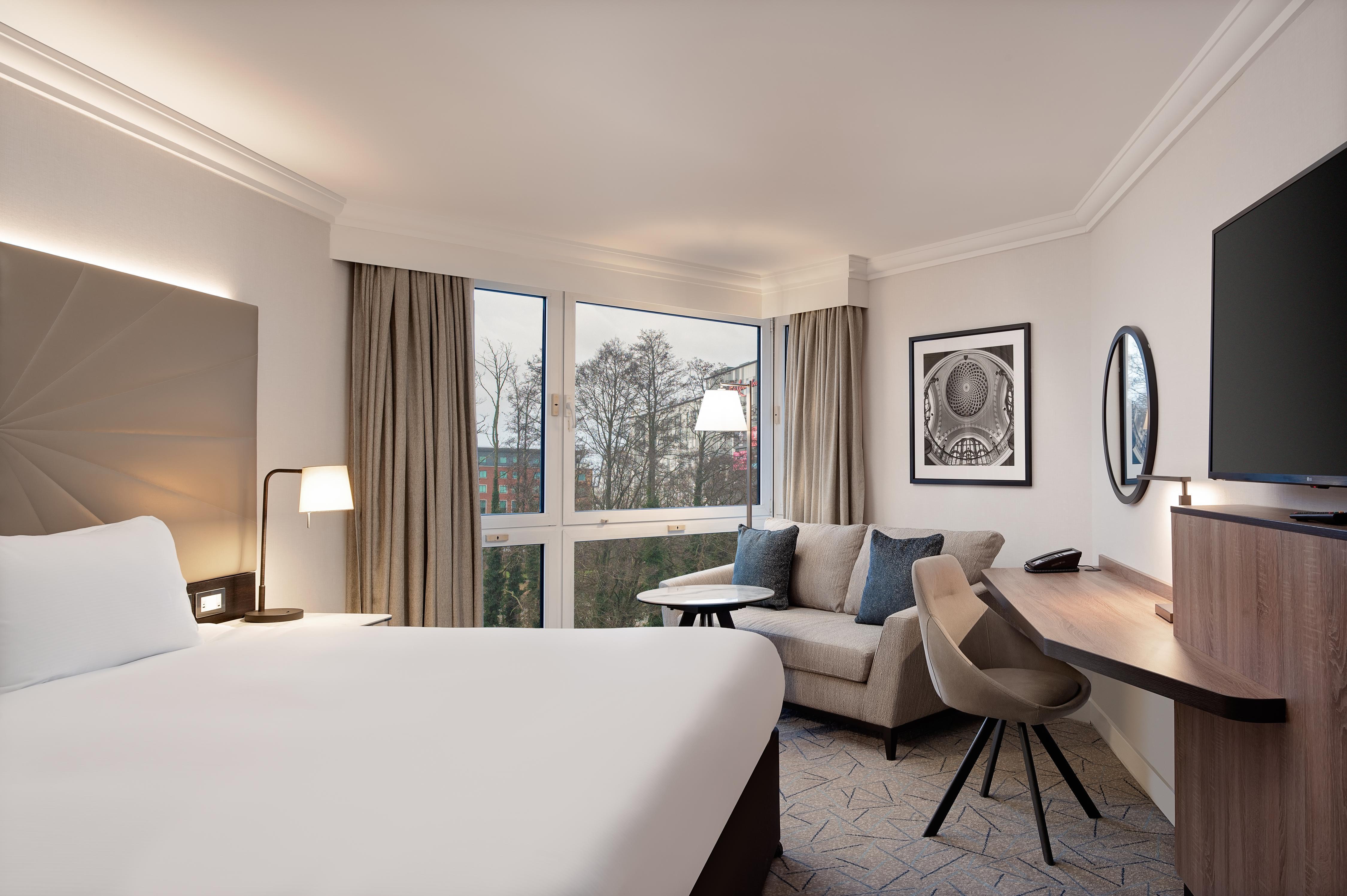 Hilton Birmingham Metropole Hotel Room Type - TWIN HILTON DELUXE ROOM