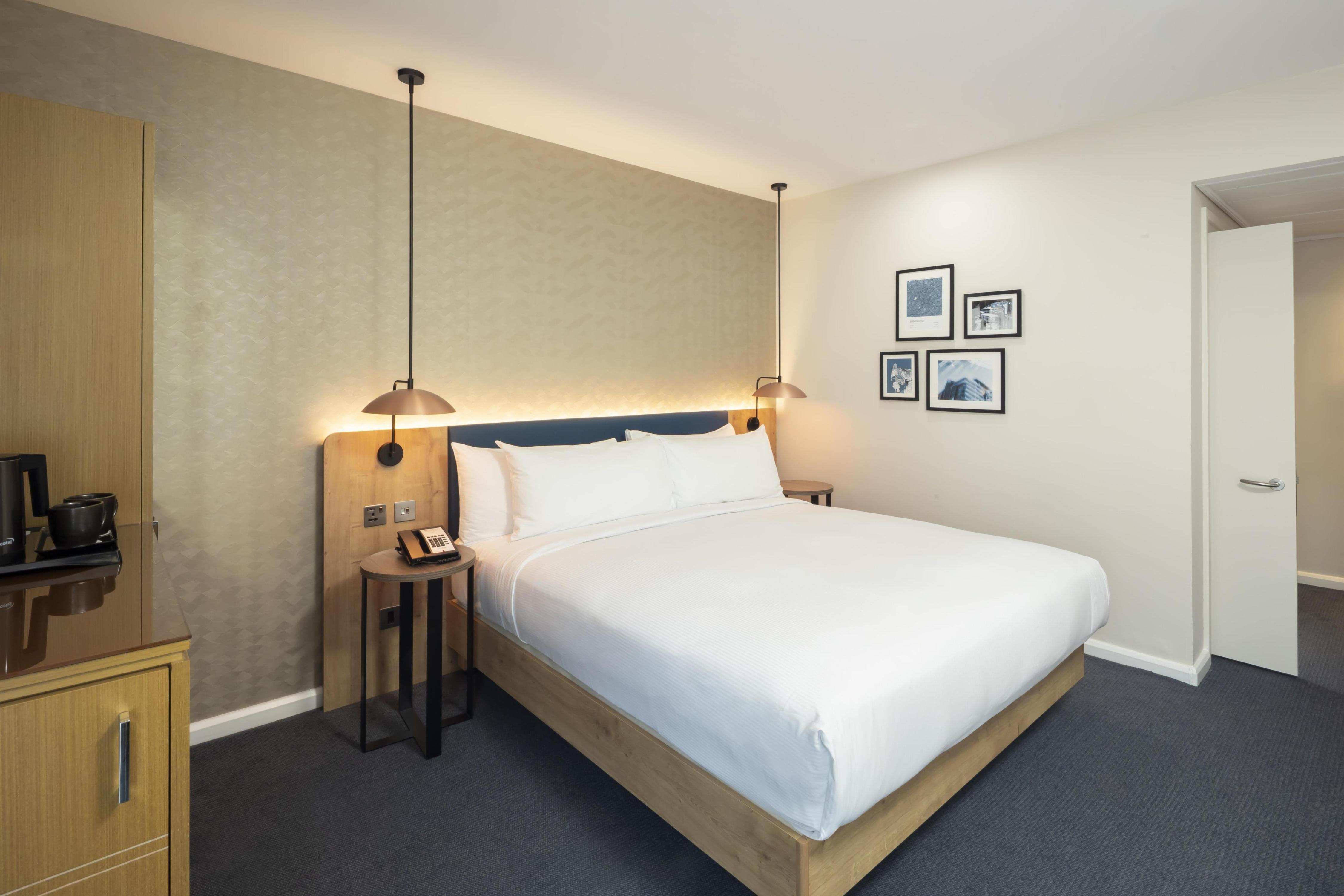 Hilton Garden Inn Bristol City Centre - Tap to explore photos