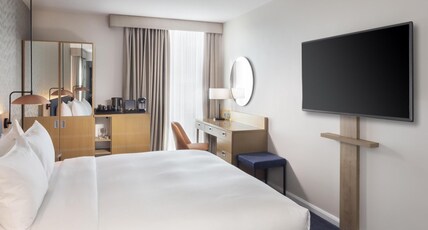 Hilton Garden Inn Bristol City Centre Room Type - QUEEN ROOM PARK VIEW