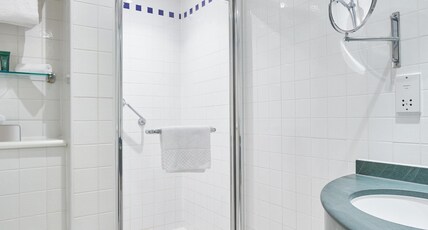 Hilton Garden Inn Bristol City Centre Room Type - KING ROOM PARK VIEW