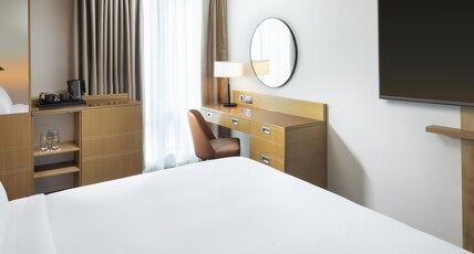 Hilton Garden Inn Bristol City Centre Room Type - KING DELUXE ROOM
