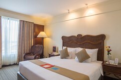 Waterfront Airport Hotel & Casino