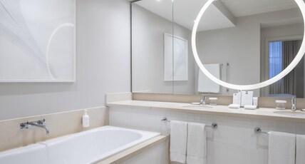 The Morrison Dublin, Curio Collection by Hilton Room Type - KING JUNIOR SUITE RIVER V