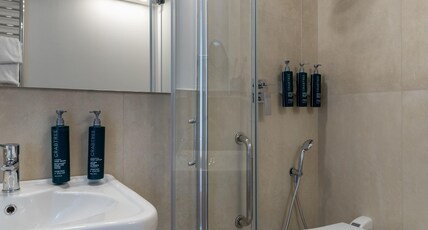 DoubleTree by Hilton Florence Metropole Room Type - KING ACCESSIBLE GUEST ROOM
