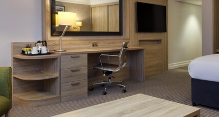 DoubleTree by Hilton Glasgow Central Room Type - KING DELUXE ROOM