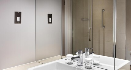 DoubleTree by Hilton Glasgow Central Room Type - TWIN GUEST ROOM
