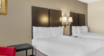 Best Western Plus Heritage Inn Room Type - 2 Queen Beds, Non-Smoking, Work Desk, Chair, Ottoman, Safe, Microwave And Refrigerator, Full Breakfa