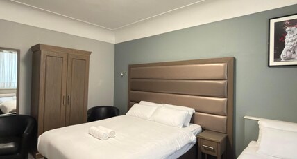 Lord Nelson Hotel by Compass Hospitality Room Type - Family Room with Private Bathroom Lord Nelson Hotel by Compass Hospitality Room Type - Family Room with Private Bathroom
