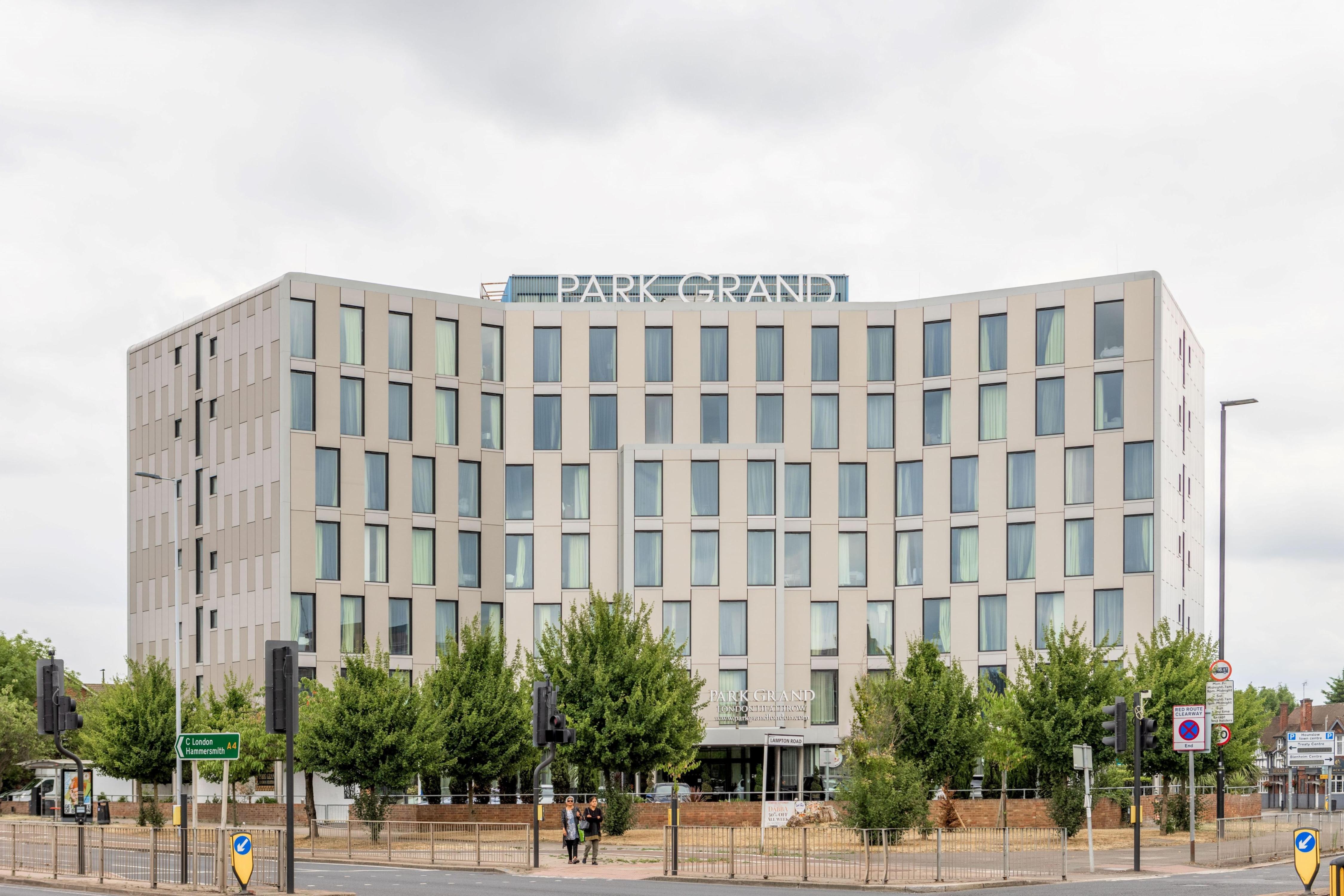 Park Grand London Heathrow