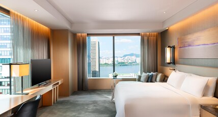 Conrad Seoul Room Type - KING DELUXE CORNER SUITE