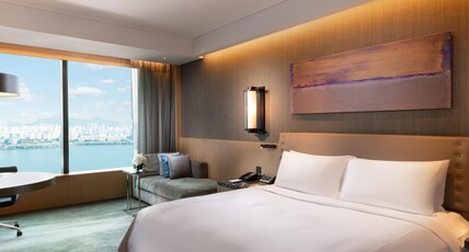 Conrad Seoul Room Type - 1 KING BED PREMIUM RIVER-V