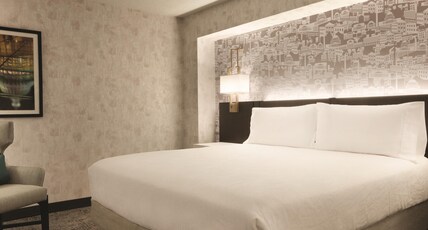 Hilton Garden Inn Washington DC Downtown Room Type - 1 KING BED 1BDRM SUITE