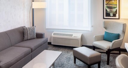 Hilton Garden Inn Washington DC Downtown Room Type - 1KG S B MOB HEAR ACC TUB