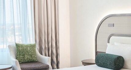 Centara Udon Room Type - Deluxe King
