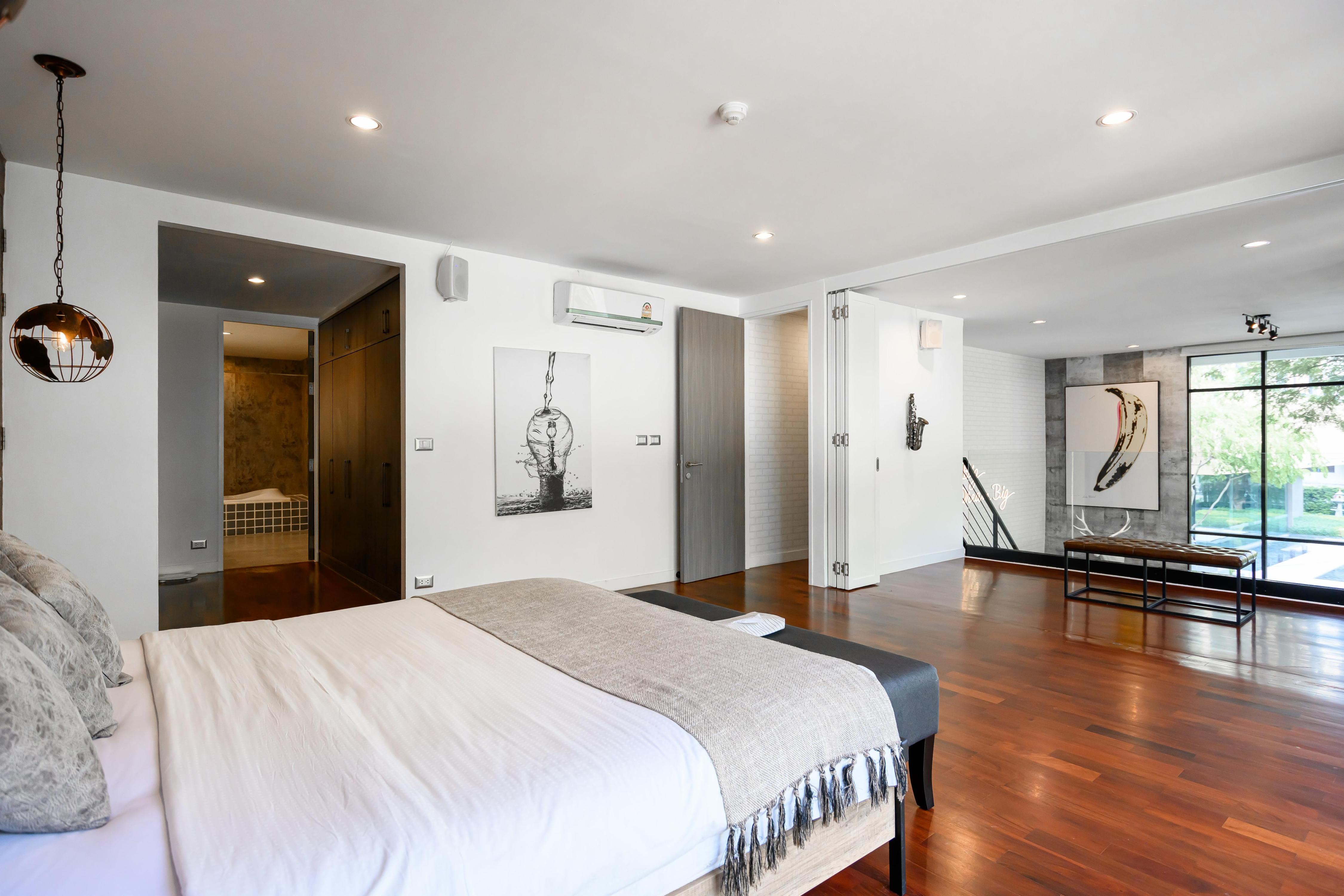 Benviar Tonson Residence - Tap to explore photos