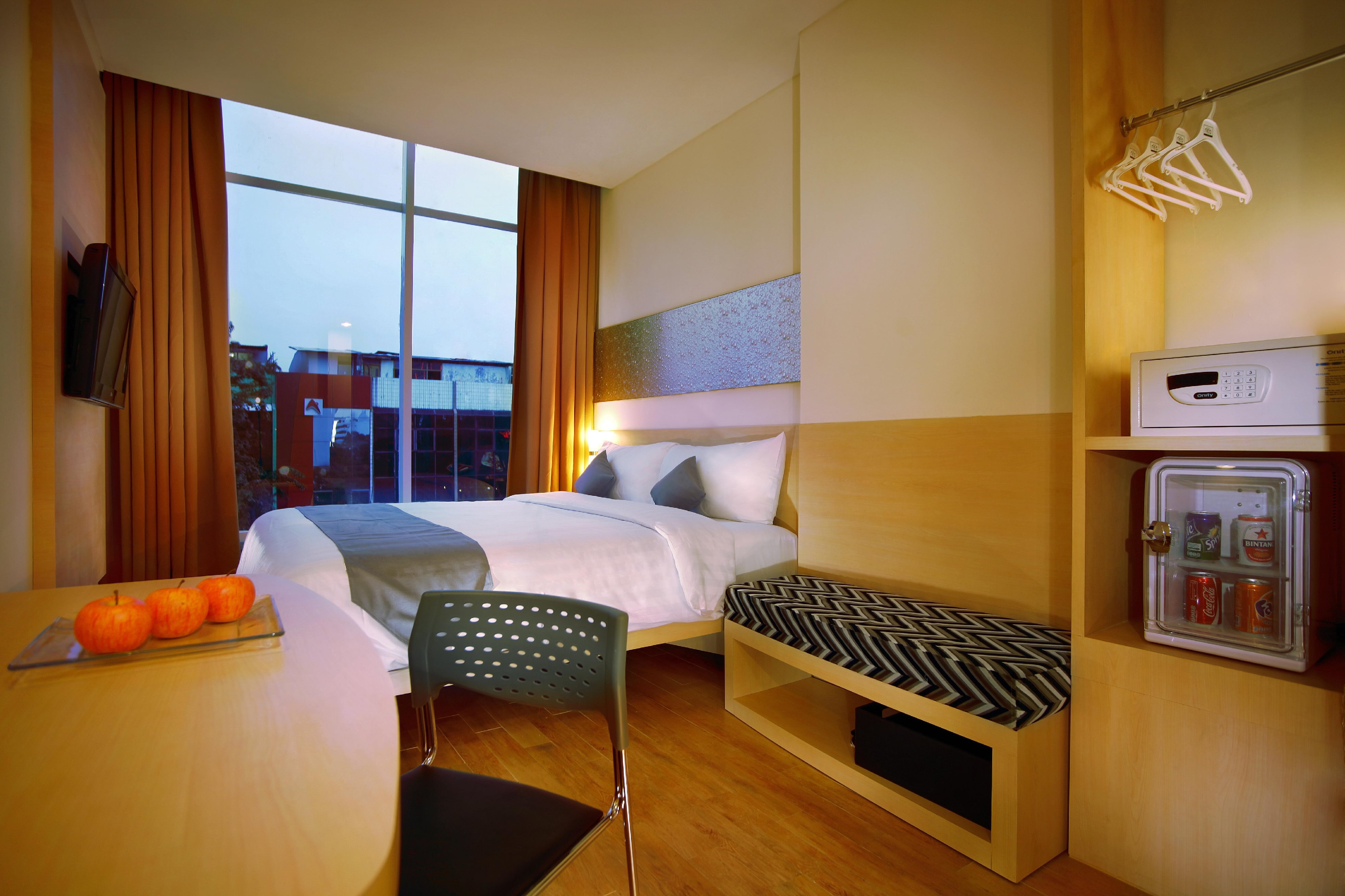 Neo Hotel Melawai - Tap to explore photos