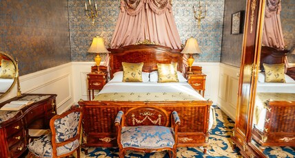 Le Metropole Luxury Heritage Hotel Since 1902 Room Type - Golden Royal Suite Sea View With Light Dinner Le Metropole Luxury Heritage Hotel Since 1902 Room Type - Golden Royal Suite Sea View With Light Dinner
