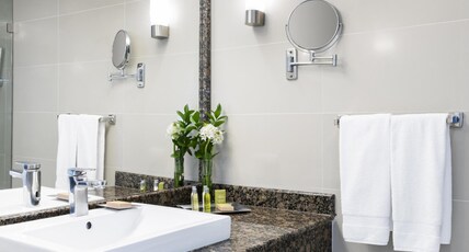 Hilton Cartagena Room Type - 2 QUEEN BEDS CITY VIEW