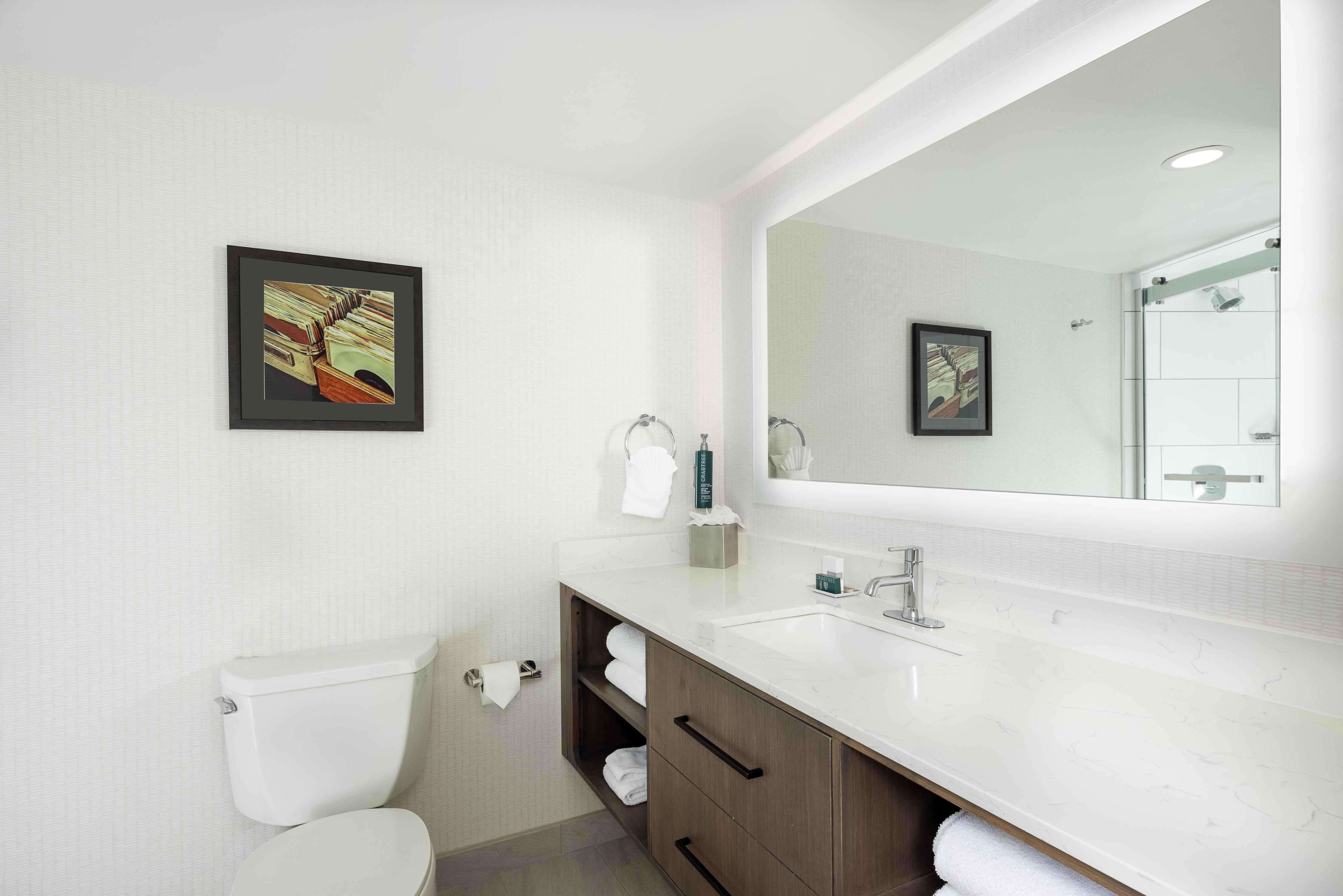 DoubleTree by Hilton Hotel Jackson Room Type - 1 KING BED