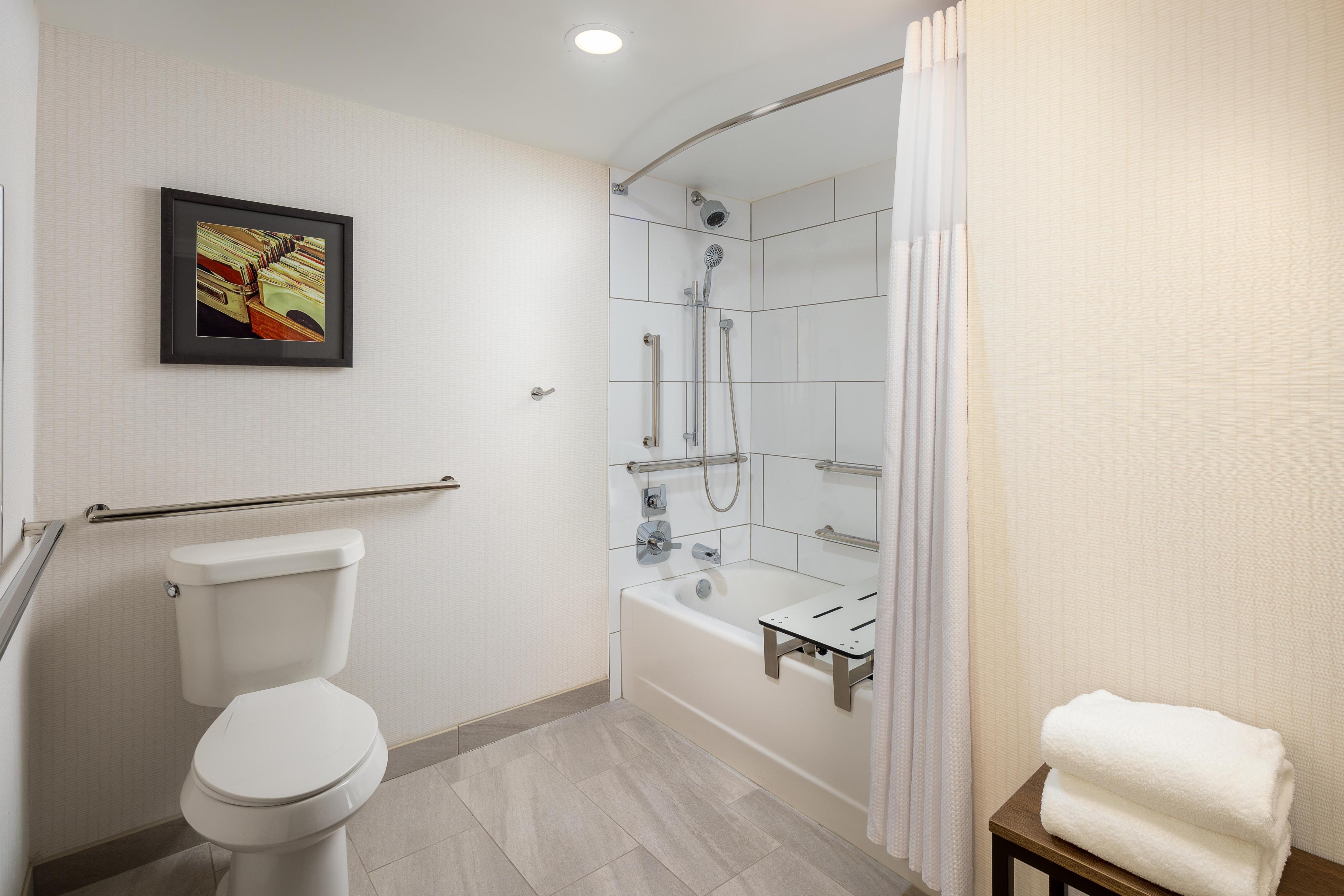 DoubleTree by Hilton Hotel Jackson Room Type - 1 KG MOB ACCESS WITH TUB