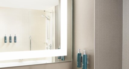 Doubletree by Hilton Luxembourg Room Type - KING DELUXE ROOM