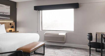 Best Western Plus Newark Airport West Room Type - 1 King Bed, Non-Smoking, City View, Work Desk, Refrigerator, Wi-Fi Best Western Plus Newark Airport West Room Type - 1 King Bed, Non-Smoking, City View, Work Desk, Refrigerator, Wi-Fi