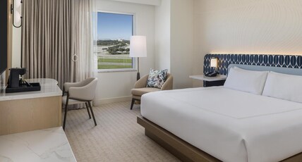Hilton Orlando Room Type - 1 KING BED ACC W  BATHTUB