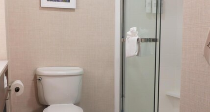 Hampton Inn and Suites Houston-Katy Room Type - KING STANDARD NON SMOKING