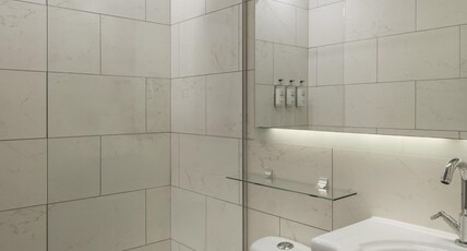 Best Western Premier Hotel Aristocrate Room Type - 2 Queen Beds, Non-Smoking, Executive Room, Patio, Hardwood Floors, Microwave And Refrigerator