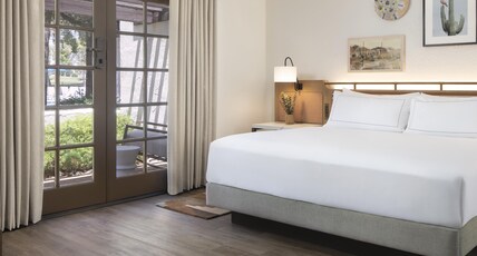 The Scottsdale Resort and Spa, Curio Collection by Hilton Room Type - 1 KNG STE MOB ACC RI SHWR